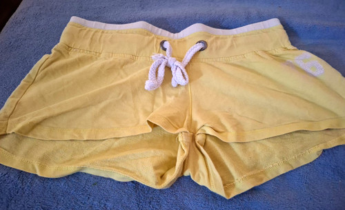 Kurze hose gelb - gr,